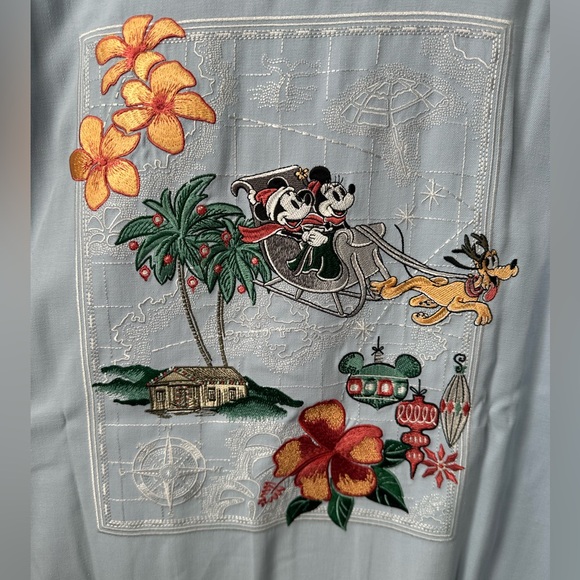 NWT. Disney x Tommy Bahama Holiday Embroidered Shirt – Light Blue – Men’s L - Picture 6 of 6